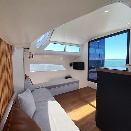 Barco Casa Catamara Sleepandboat Hotel ฟารู ภายนอก รูปภาพ
