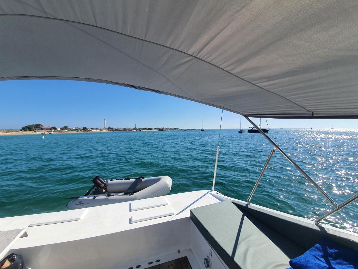 Barco Casa Catamara Sleepandboat Hotel ฟารู ภายนอก รูปภาพ