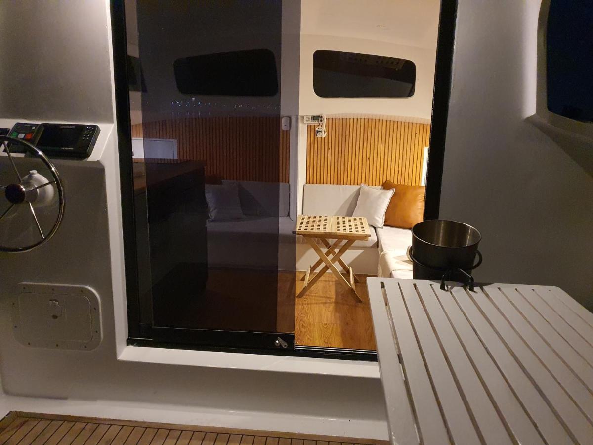 Barco Casa Catamara Sleepandboat Hotel ฟารู ภายนอก รูปภาพ