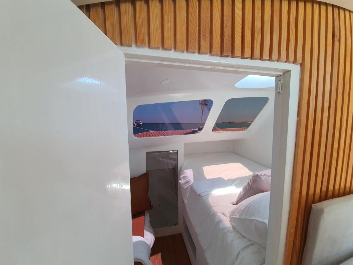 Barco Casa Catamara Sleepandboat Hotel ฟารู ภายนอก รูปภาพ