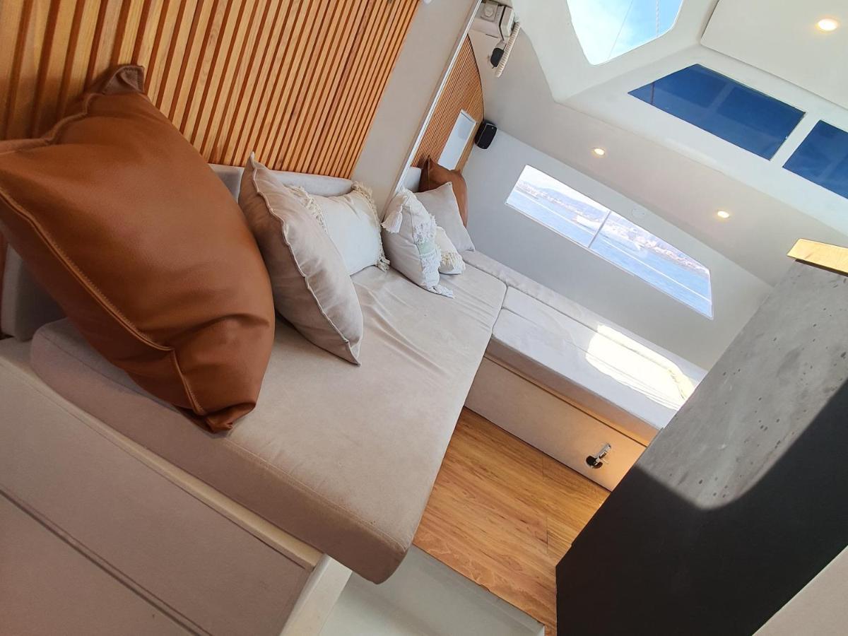 Barco Casa Catamara Sleepandboat Hotel ฟารู ภายนอก รูปภาพ
