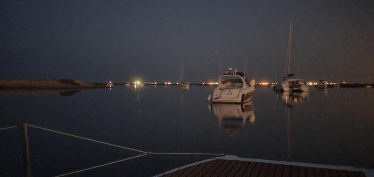Barco Casa Catamara Sleepandboat Hotel ฟารู ภายนอก รูปภาพ