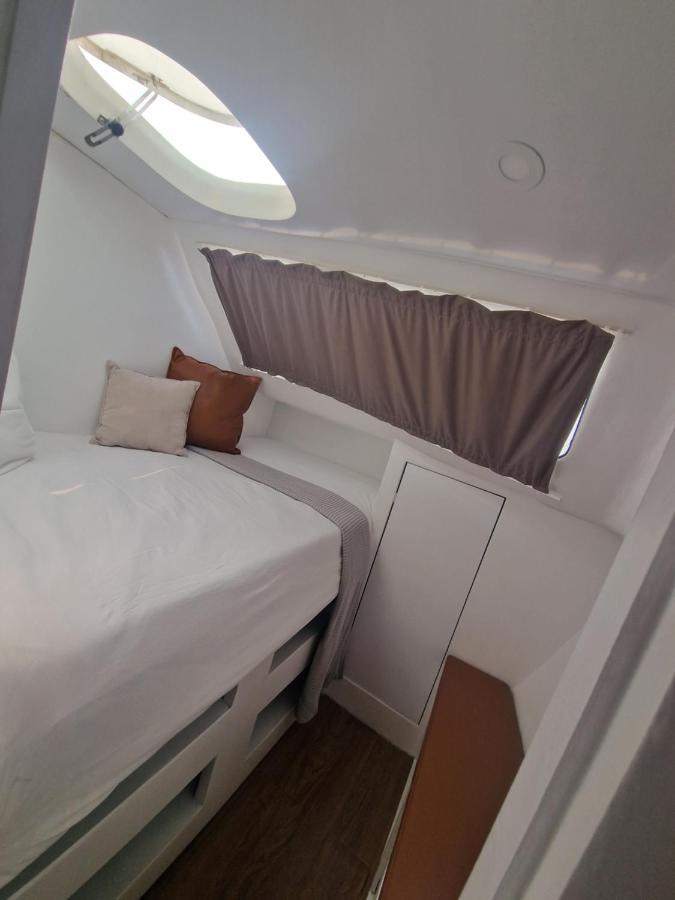 Barco Casa Catamara Sleepandboat Hotel ฟารู ภายนอก รูปภาพ
